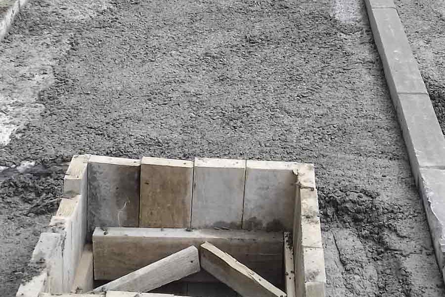Renovación de aceras con miniexcavadora en Hernani